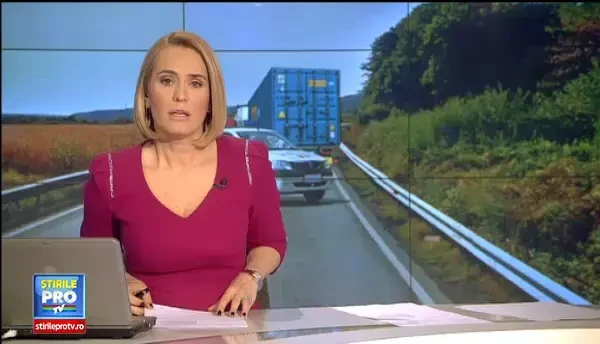 Carambol pe un DN7, dupa ce soferul unui trailer incarcat cu masini a ajuns pe contrasens.Patru oameni, raniti