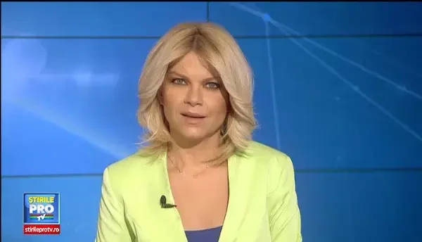 Demonstratii de dresaj canin la un liceu din Oradea, in saptamana