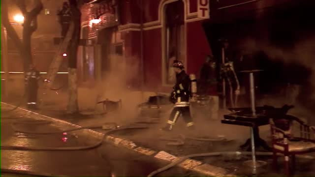 Primele sanctiuni in cazul incendiului in care au murit trei dansatoare. Anchetatorii vor reconstitui scena in laborator