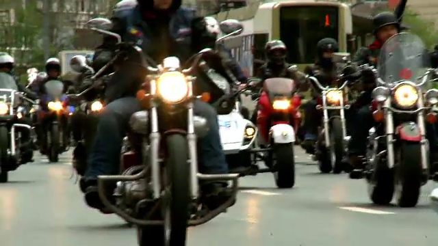 Mars al motociclistilor, care au ocupat principalele bulevarde din Capitala. Cum poti deveni membru Slowriders sau Freeriders