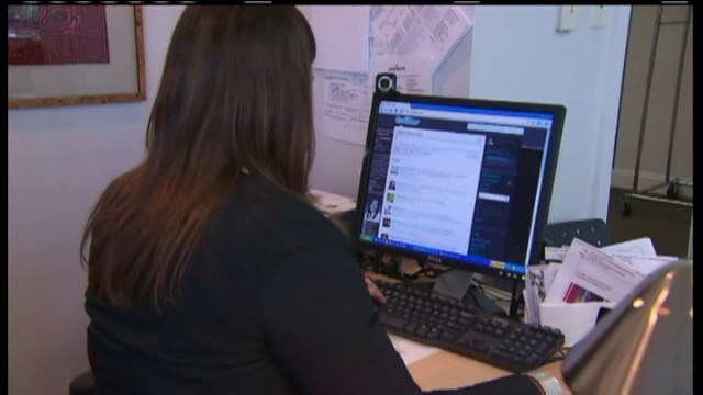 Cercetatorii americani au demonstrat. Ce risca cuplurile care petrec prea mult timp pe site-urile de socializare