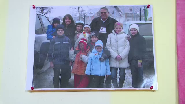 Decizia luata de cativa calugari din Italia a schimbat viata a zeci de orfani romani