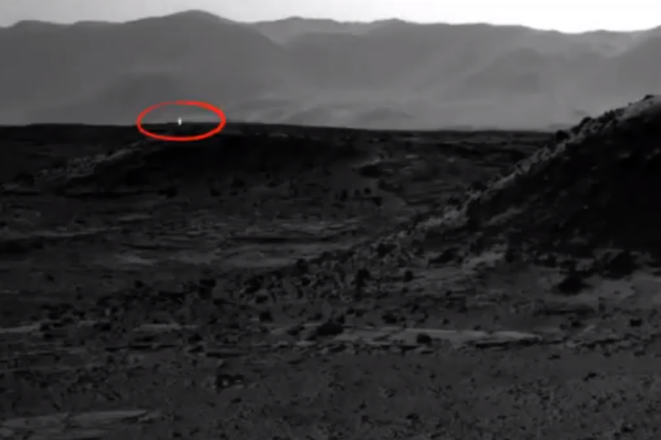 Explicatia data de NASA pentru punctul luminos fotografiat pe Marte! VIDEO