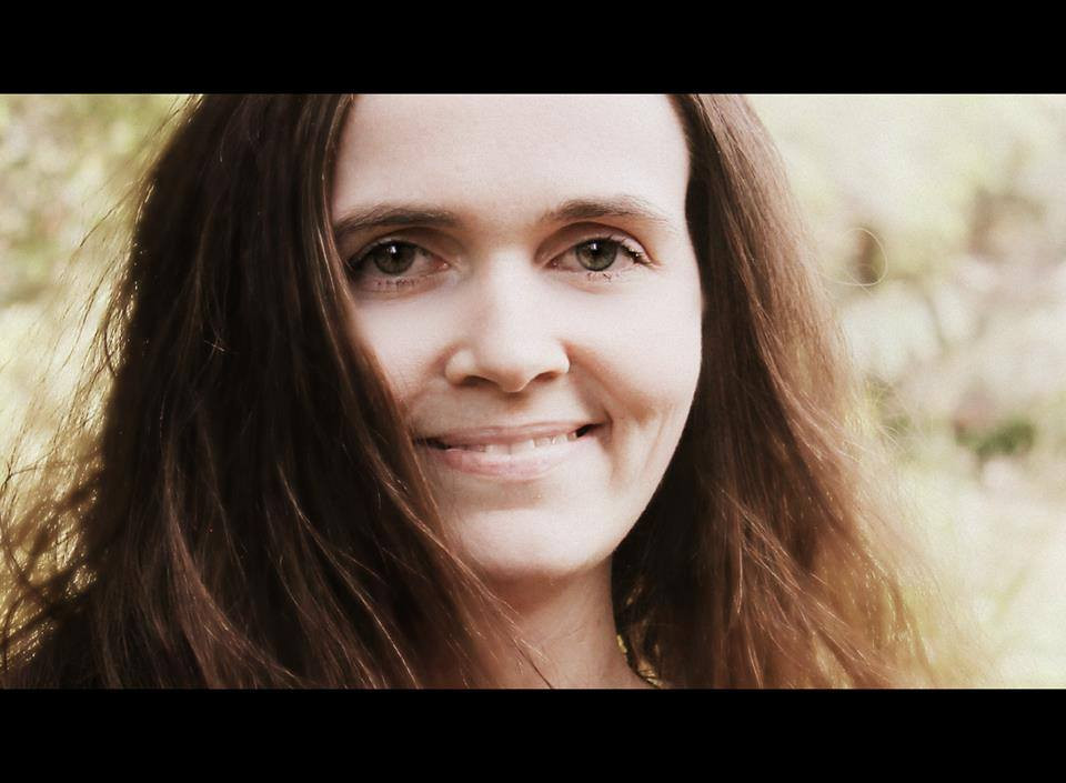 "Mi-a taiat gatul si a vrut sa ma arda in cuptor". O femeie tanara cum era sa fie ucisa de propria mama intr-un ritual biblic