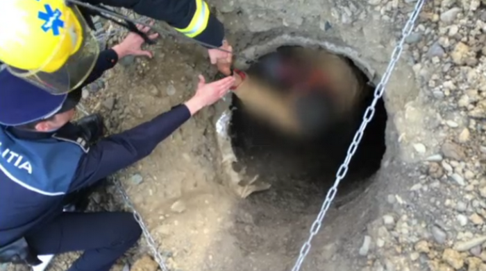 Incident grav la Arad. Un barbat a fost salvat dupa ce a cazut intr-o groapa adanca de sapte metri
