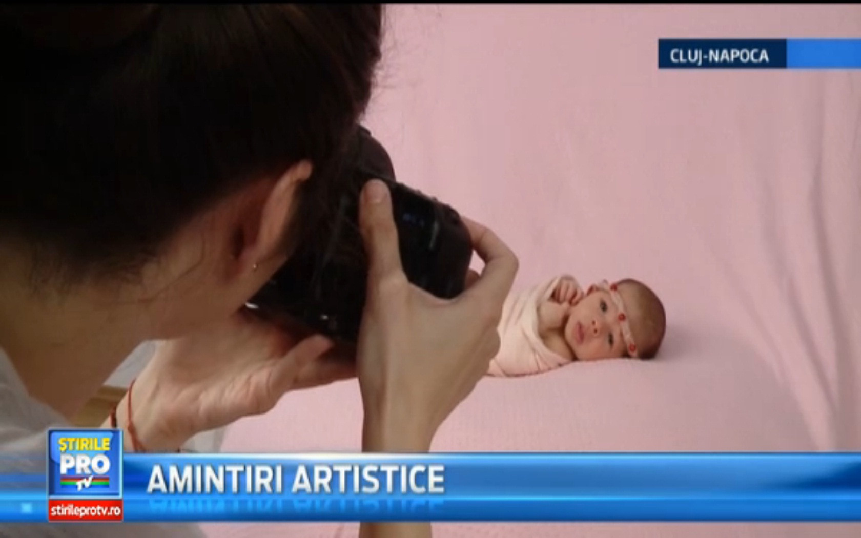 Bebelusii din Romania se aliniaza trendurilor internationale. Participa la sedinte foto inca din primele zile de viata