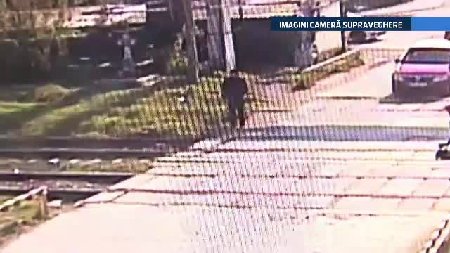 Politistii au fost martori la sinuciderea unui barbat din Braila. In "locul mortii" s-au adunat peste 10 cruci pana acum