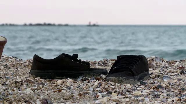 Prima intalnire cu Marea Neagra s-ar putea incheia tragic pentru un student de 25 de ani. Tanarul a disparut in apa rece