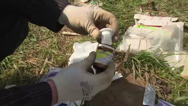 150 de kilograme de medicamente descoperite pe malul unui rau, in Alba. Avertismentul dat de autoritati