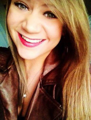 O fata din SUA a fost filmata de tatal ei in intimitatea propriei camere. Prin ce a trecut