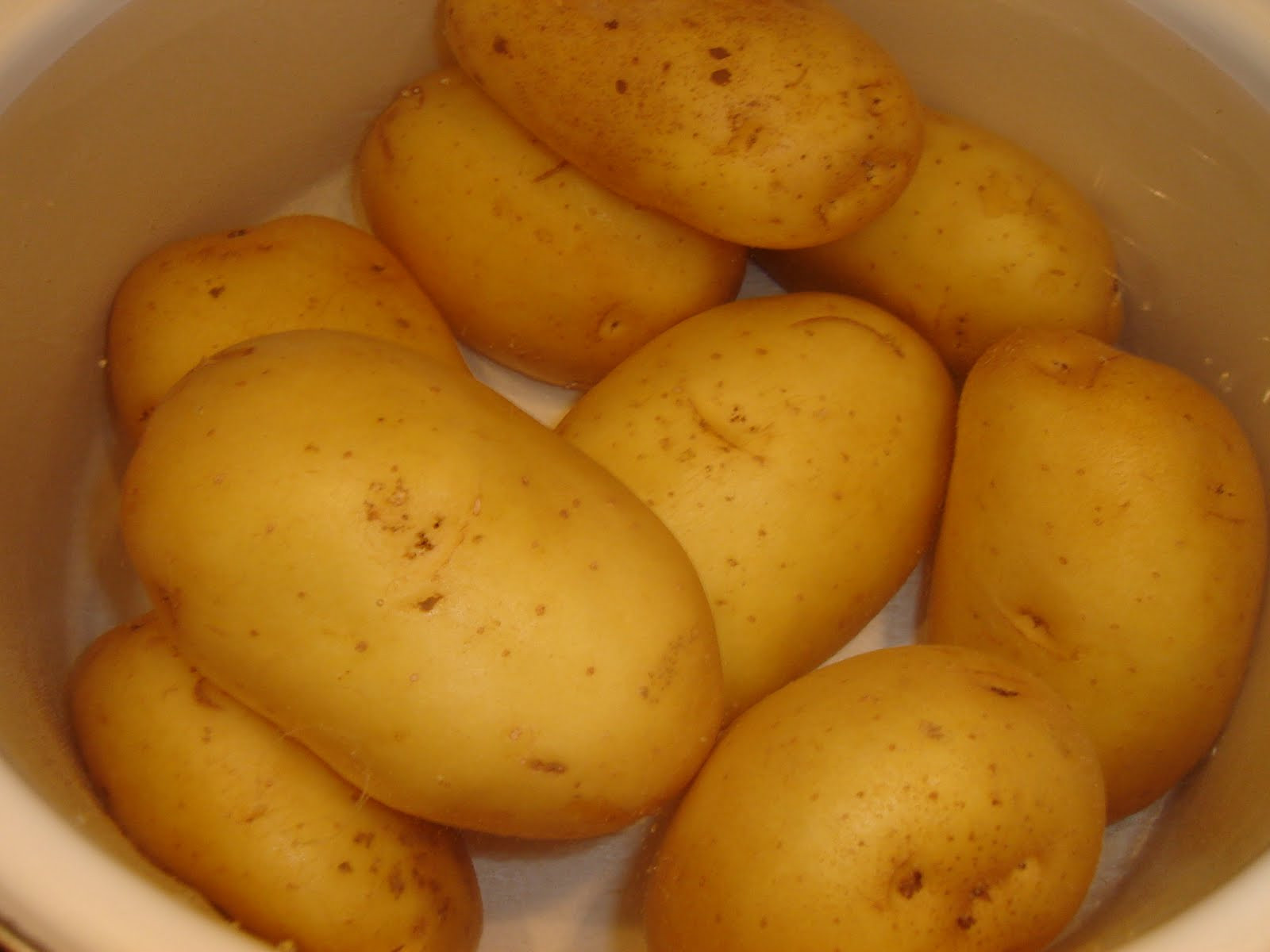 Efectele spectaculoase ale cartofului asupra pielii tale. Ce retete puteti prepara chiar la voi acasa