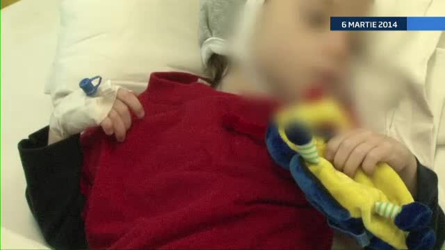 Transformarea fetitei din Vaslui care la cinci ani cantarea cinci kilograme. A luat in greutate si a invatat sa zambeasca