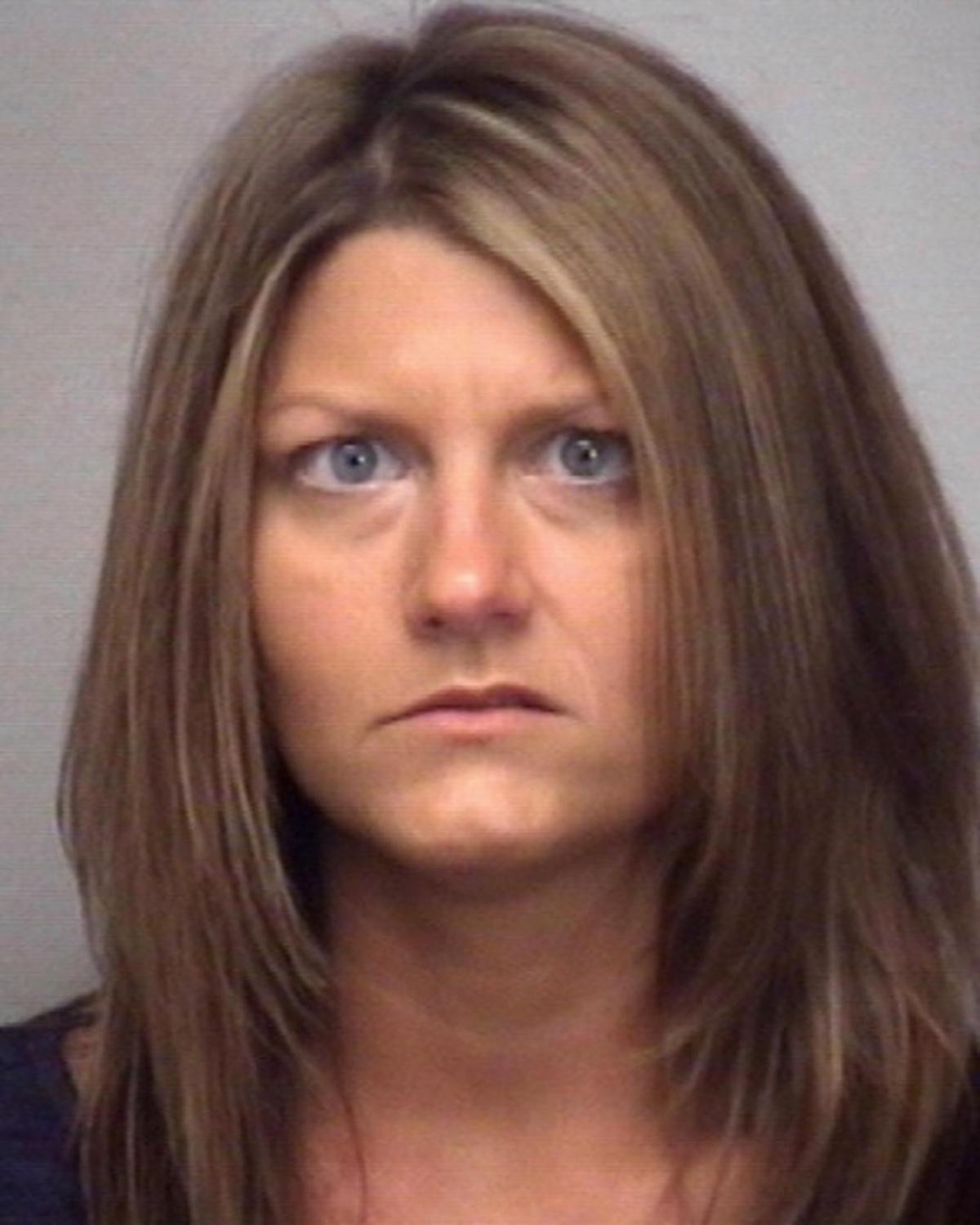 Politia: "Stim exact cine apare in video." Imagini erotice trimise de o profesoara de gimnaziu catre fostii elevi