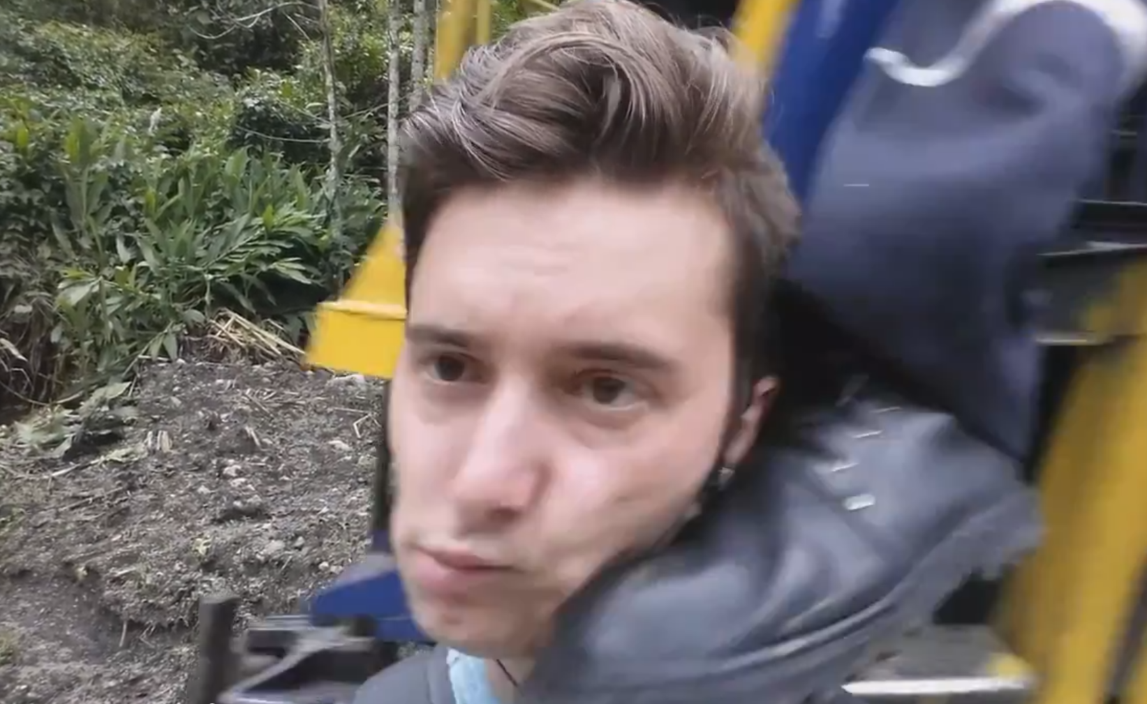 Cel mai dureros selfie. Ce a patit un adolescent care s-a fotografiat langa o locomotiva