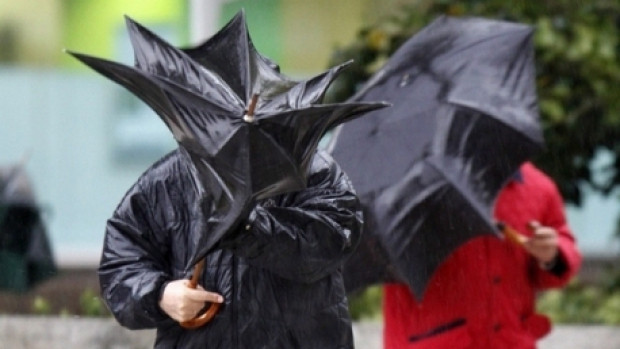 Ploi cu descarcari electrice si vijelii in toata tara, cu maxime intre 24 si 31 de grade. Prognoza meteo pana sambata