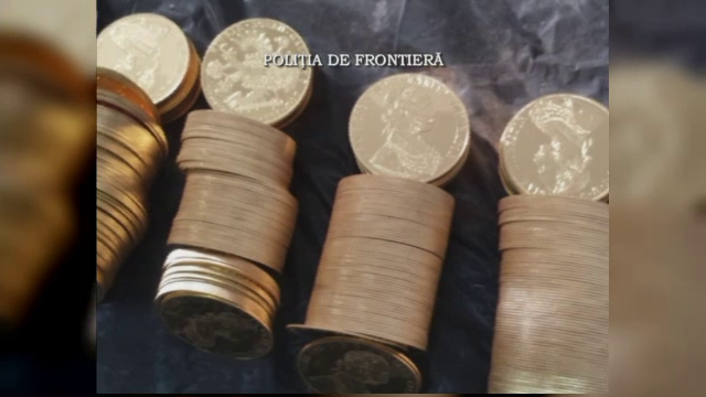 800 de monede vechi din aur, gasite sub capota unei masini, in Vama Cenad. Ce a spus soferul care le-a adus in tara