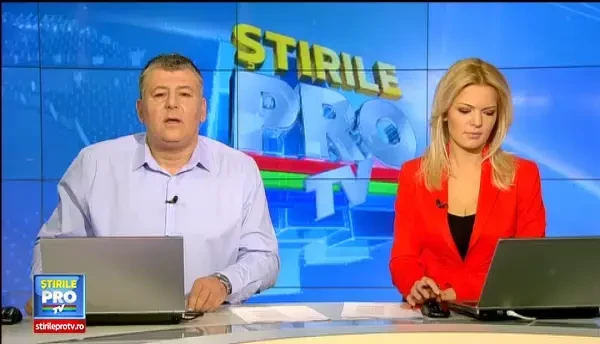 Masini blocate pe drumuri din cauza ninsorilor de joi noapte. Stratul de zapada a ajuns la 20 de centimetri in centrul tarii