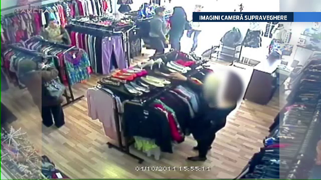 CAMERA DE SUPRAVEGHERE. Doua femei din Bistrita risca inchisoarea dupa ce au furat pantofi la doi pasi de vanzatoare