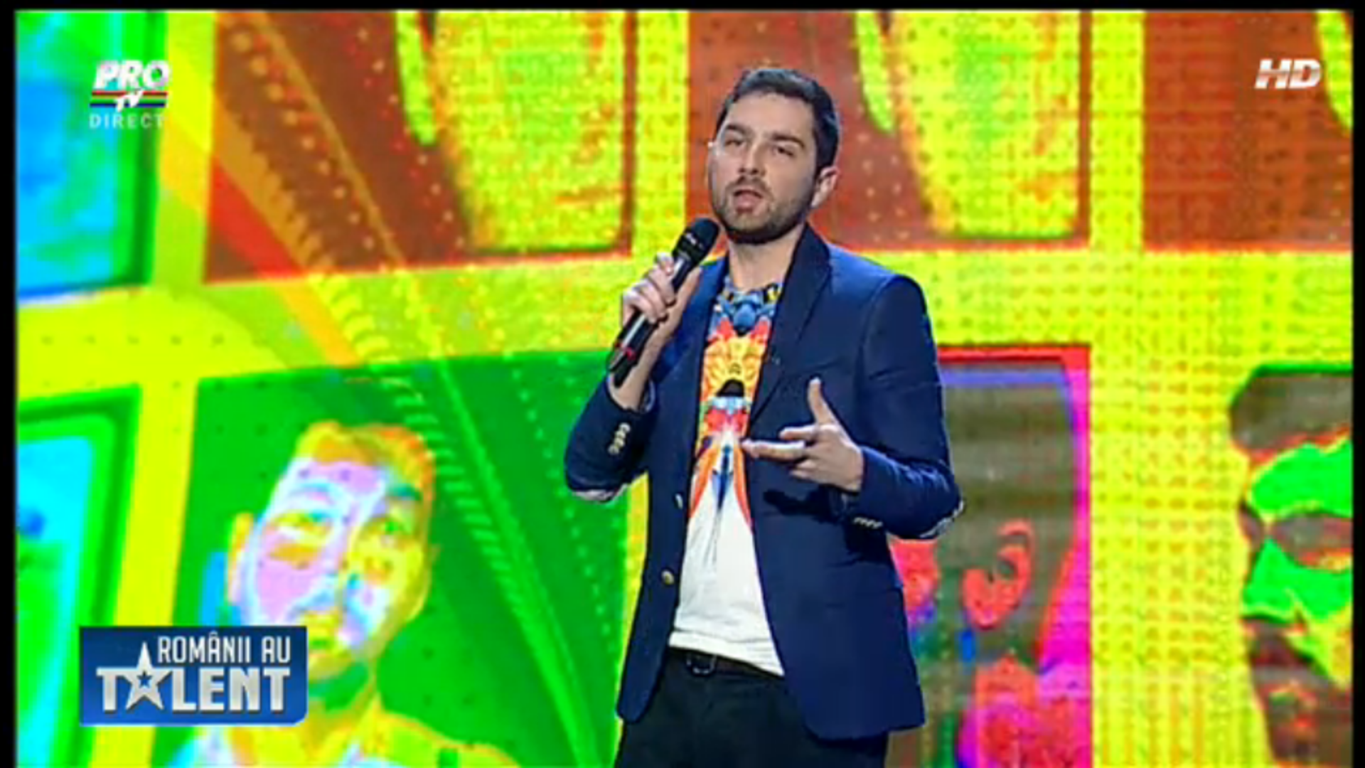 Le-a cerut in casatorie pe Iulia Vantur si Bianca Dragusanu la "Romanii au talent". Numarul la care a ras copios toata sala