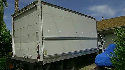 Inconstienta dusa la extrem. Un bebelus a fost gasit mort, dupa ce tatal sau l-a uitat o zi intreaga in masina