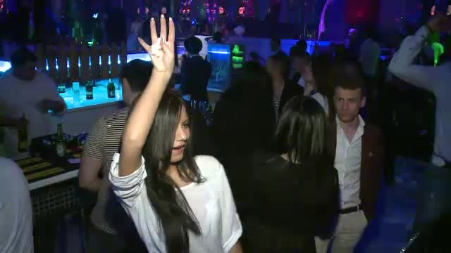 Pastele, petrecut de tanara generatie tot in cluburi si in 2014. "E o zi sfanta care nu exista alta mai sfanta"