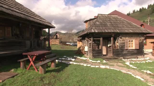 Intoarcere in timp cu un secol pe Valea Moldovei. Pretul pentru o noapte ca pe vremuri intr-un stat bucovinean