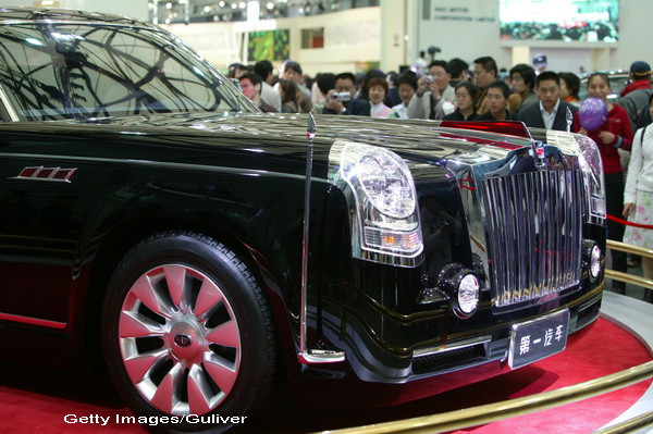 Cum arata luxul comunist de la Beijing. Cea mai scumpa masina fabricata in China s-a vandut la pretul unui Ferrari FF. FOTO