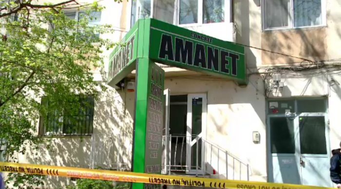 Jaf in 30 de secunde la o casa de amanet din Constanta. Hotii au folosit o surubelnita drept arma si au fugit cu aur si bani