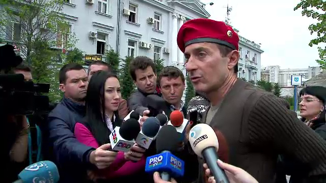 Radu Mazare continua sa fie in vizorul procurorilor DNA. "Uite o hartiuta, cu o domnisoara politist, draguta de altfel"