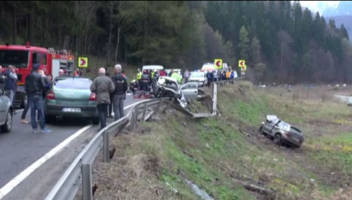Tragedie pe DN1, langa Azuga. Un sofer care a cauzat un accident rutier grav ar putea fi anchetat pentru moartea sotiei sale