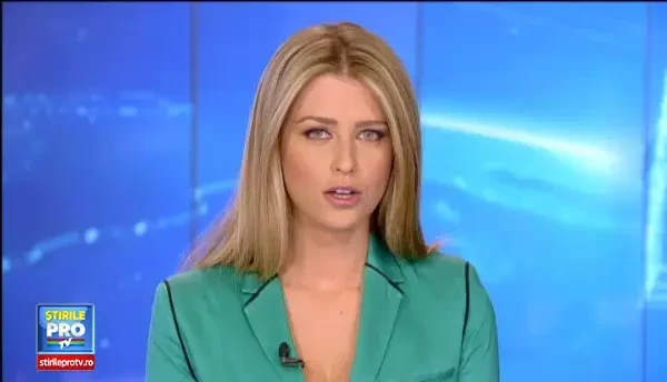 Ponta si Dragnea in vizita cu barca pneumatica prin gospodariile inundate din Teleorman. Ce le-a promis premierul satenilor