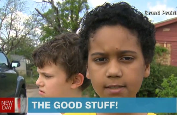 A renuntat la o consola PS4 pentru a-i ajuta pe nevoiasi. Baiatul de 9 ani care a cumparat 100 de detectoare de fum