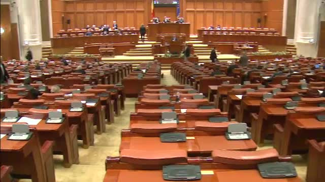 Marea vacanta a parlamentarilor, pe banii romanilor. Deputatii nu s-au lasat mai prejos si si-au luat si ei liber 2 saptamani