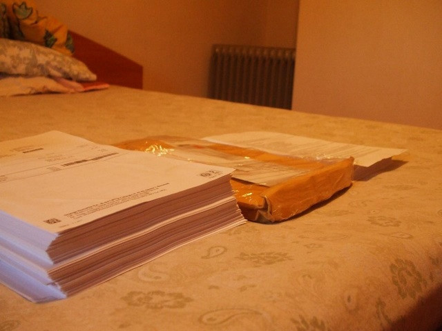 Un colet de aproape 6 kilograme. Cum a primit un roman factura detaliata pentru telefonul mobil