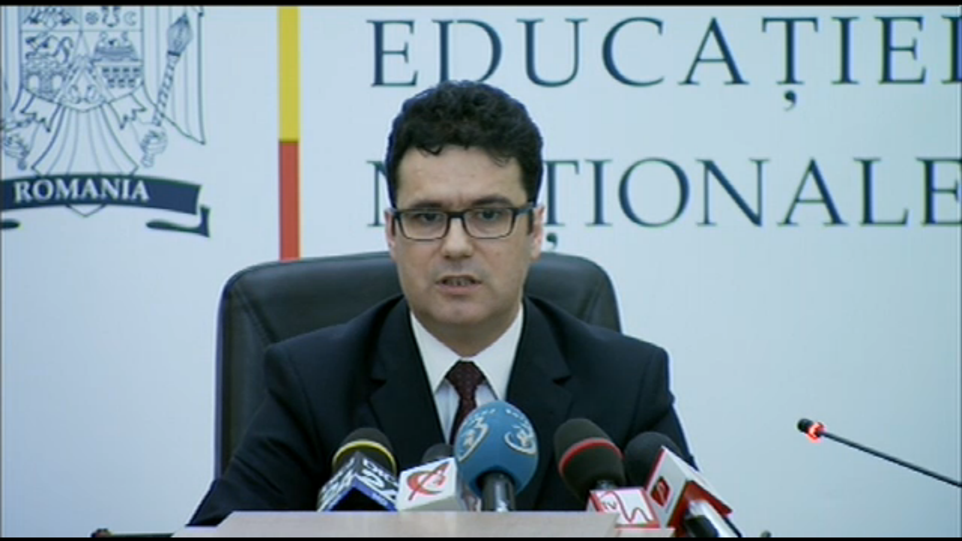 Remus Pricopie: "Din 2015, ar trebui sa nu se mai intre la liceu cu medie sub 5". Schimbarile anuntate de ministrul Educatiei