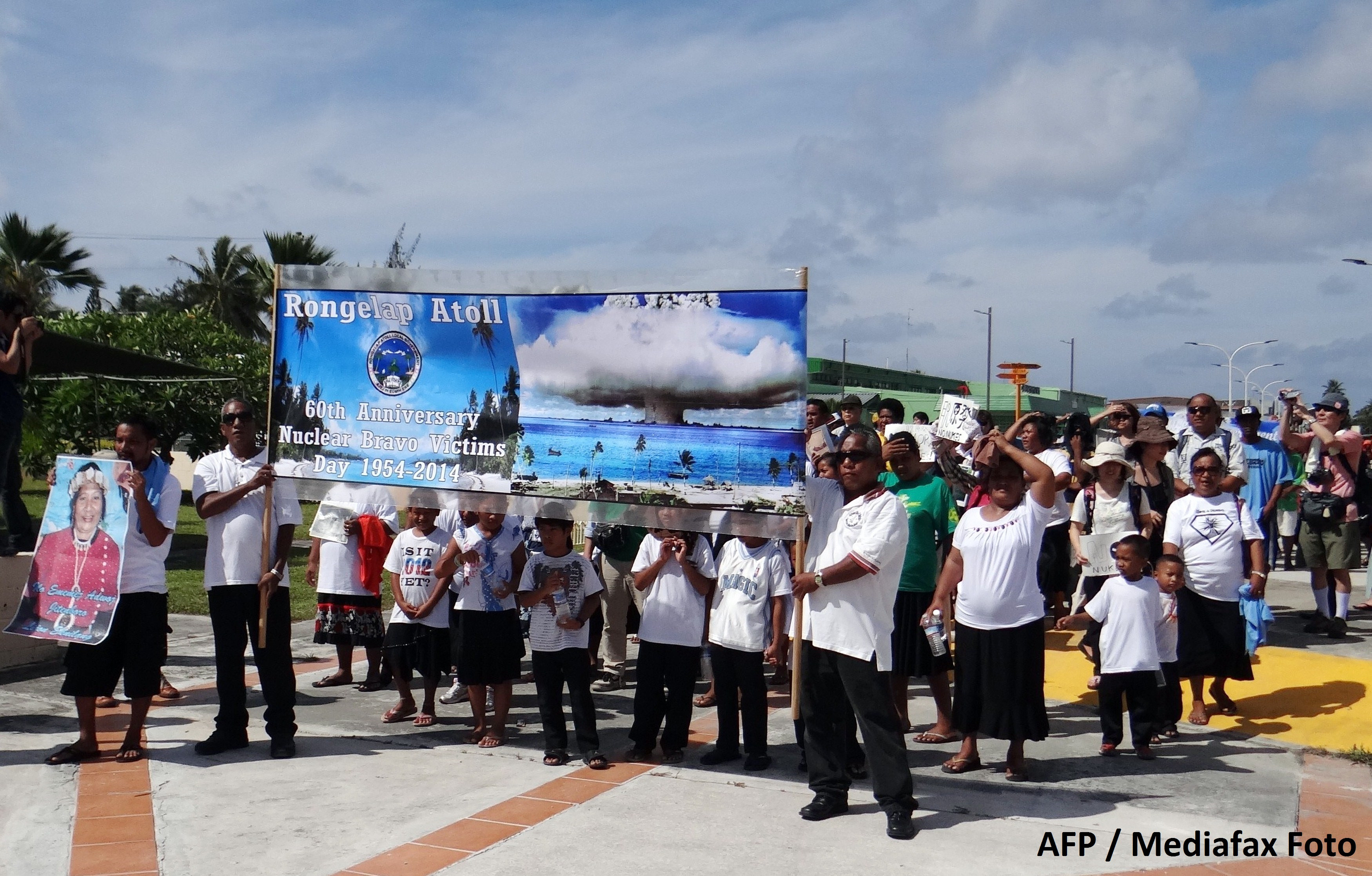 Mica natiune din Pacific care se lupta cu cele 9 puteri nucleare. Tarile sunt acuzate ca isi modernizeaza armamentul nuclear