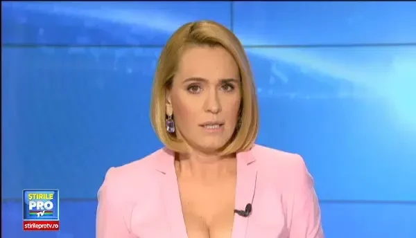 "I-a taiat pantalonii nepoatei mele, a batut-o, a impins-o pe scari." Un elev cu nevoi speciale a pornit un scandal la Galati