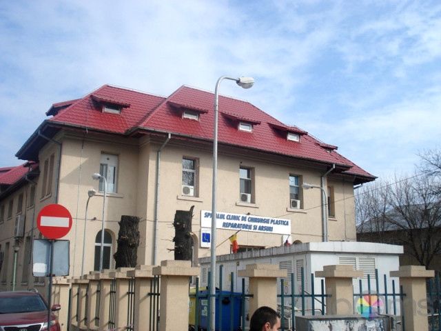 Povestea fetelor "aranjate" pe banii statului: "Rinoplastie? Nu, eu sunt aici pentru estetic". 10 persoane, retinute