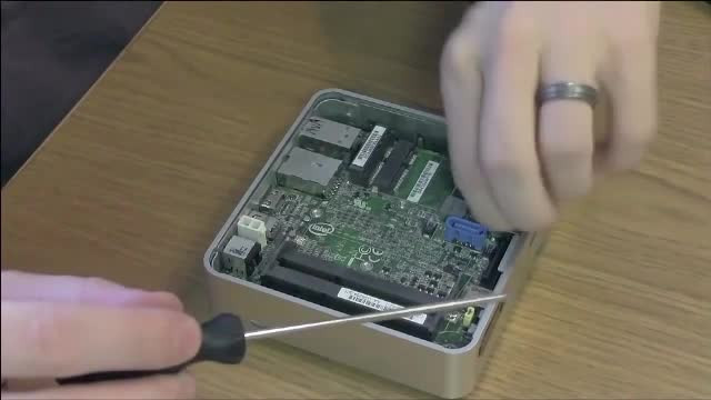 iLikeIT. PC-ul se reinventeaza si devine mai mic. Ce putem face cu un mini computer