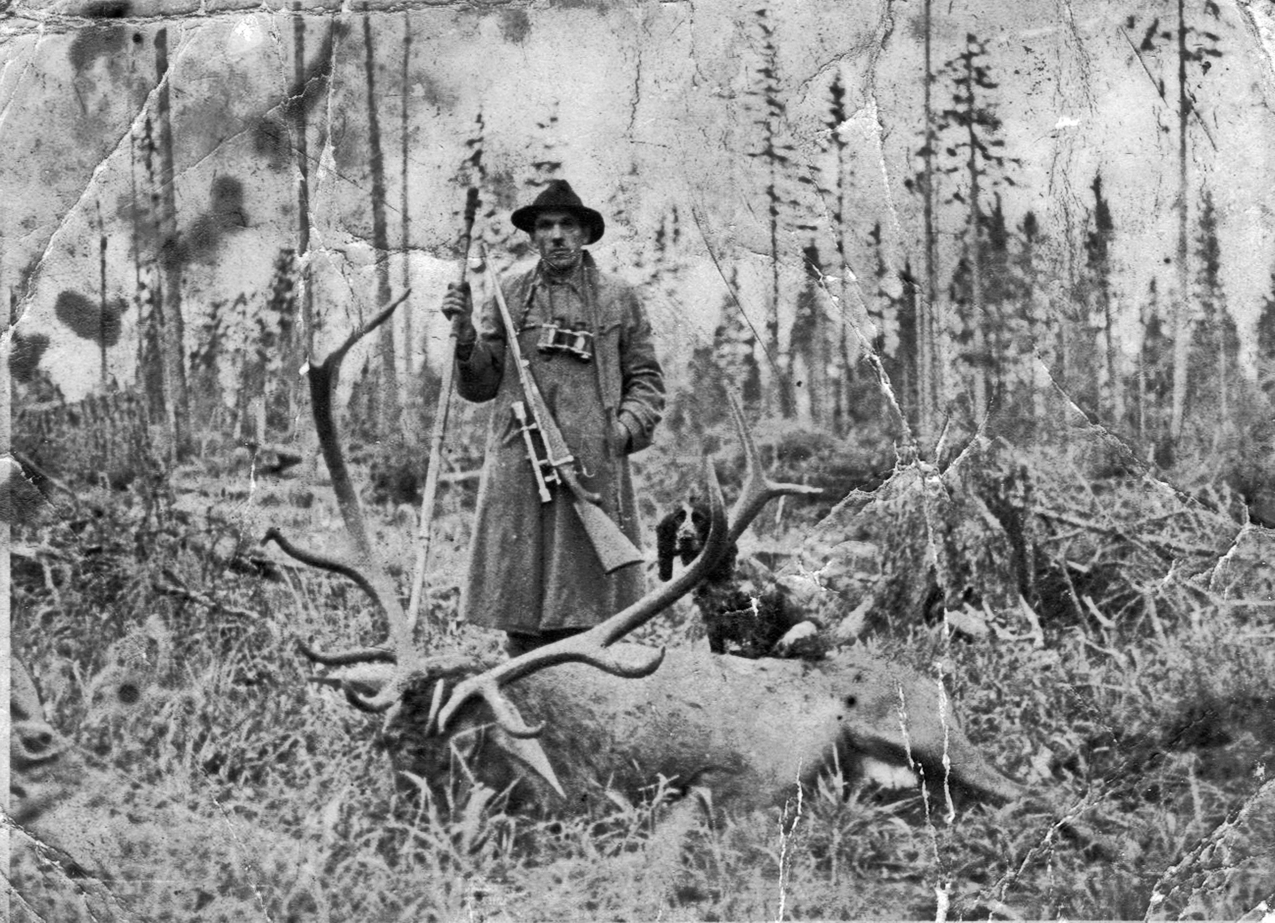 Mormintele a doi luptatori anticomunisti, cautate de arheologi. Povestea barbatului care a trait 10 ani in munti