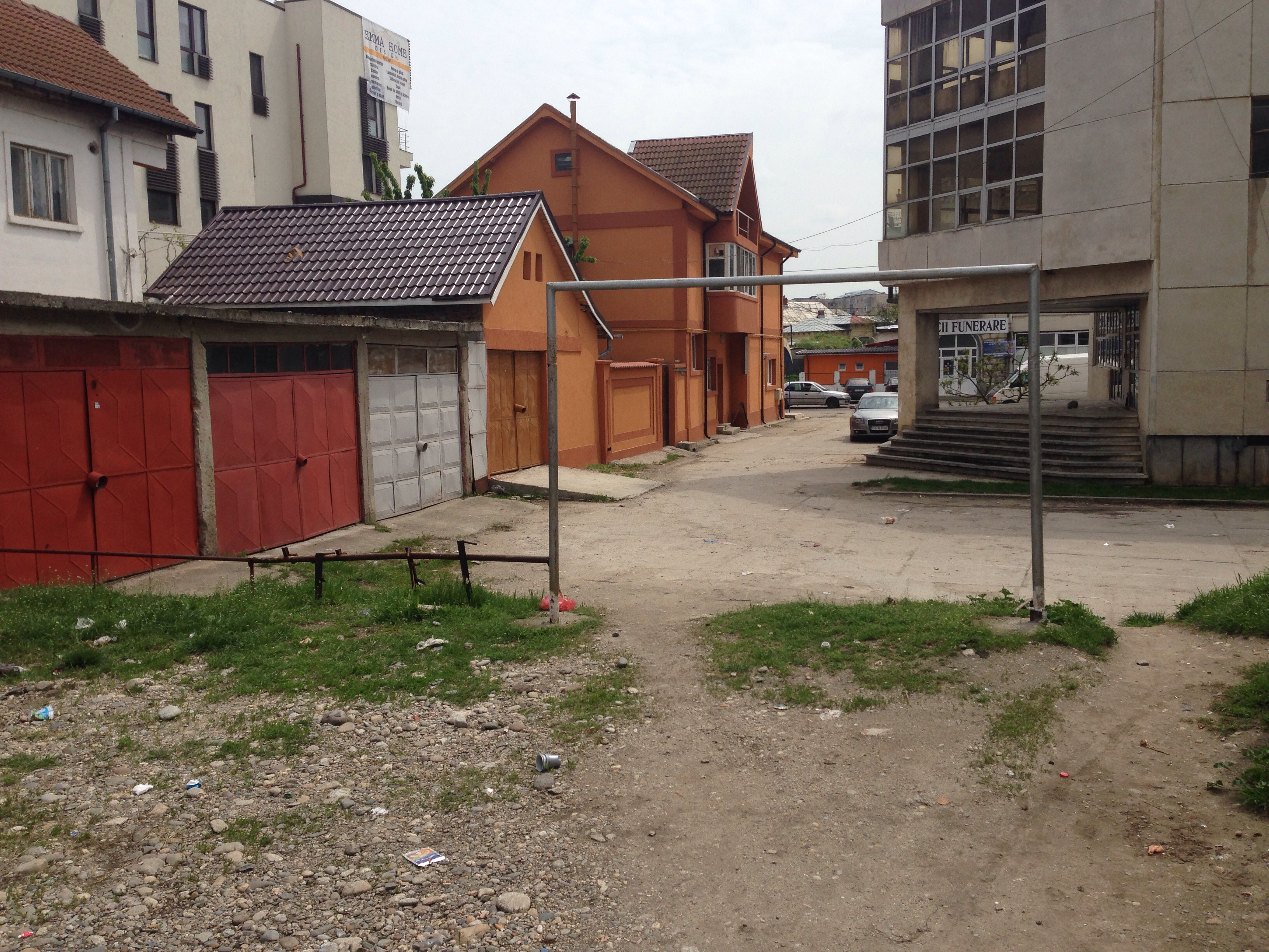 Inca o "minune" in Caracal. Ce vezi atunci cand ajungi pe strada care se intrerupe si se continua cu ea insasi. FOTO