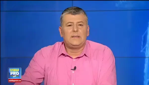 A construit in fata blocului un tarc pentru cainii maidanezi. Reactia vecinilor, satui sa suporte zgomotul si mirosul greu