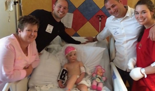 Gestul disperat al unei mame cand a realizat ca un pitbull ii poate ucide fiica