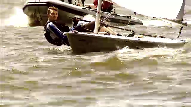 Competitie de iahting pe lacul Herastrau. Cat platesc parintii pentru sportul care le da incredere in sine si curaj copiilor