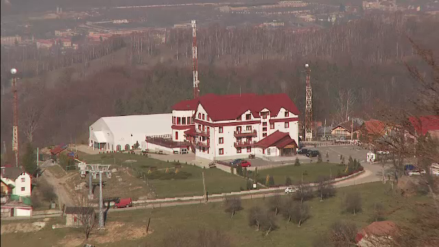 Fostii mineri din Valea Jiului, redusi la sclavie. Afaceristii prospera in timp ce oamenii se sinucid din cauza datoriilor