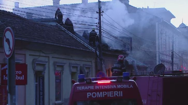 Incendiu violent intr-un restaurant din Cluj-Napoca. Un tanar de 27 de ani a suferit arsuri in zona fetei