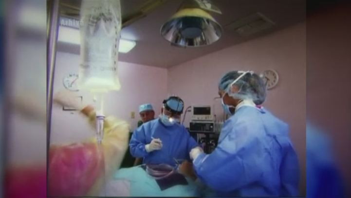 Managerul Spitalului de Arsi si alti doi medici arestati in dosarul operatiilor estetice contesta in instanta decizia