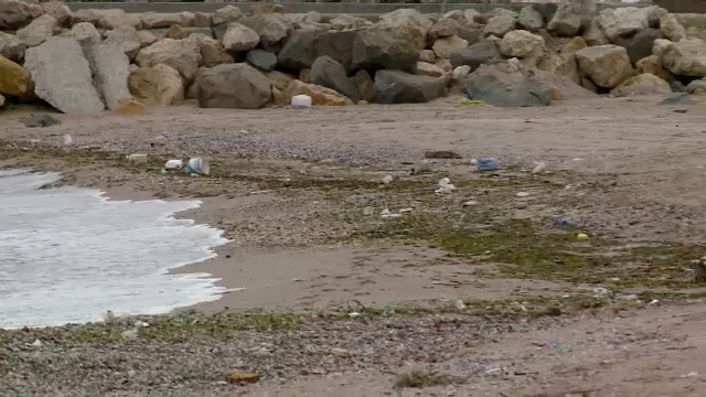 Litoralul pierde din nou startul sezonului. In afara de Mamaia, toate celelalte statiuni par lasate in paragina