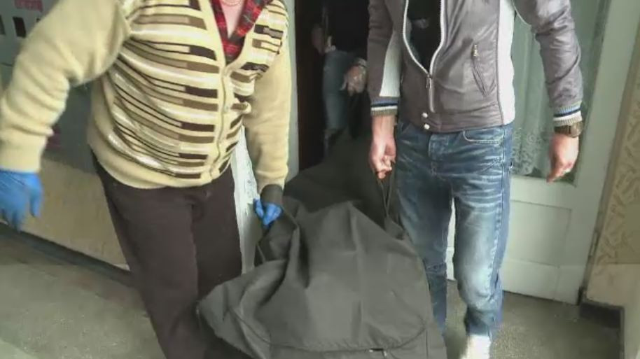 Tanar din Buzau, gasit mort in apartamentul in care locuia cu parintii. Ce au ridicat politistii de langa trupul neinsufletit