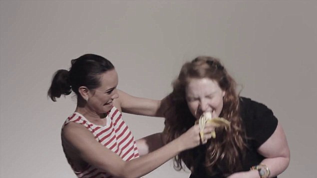 Dieta dusa la extrem. O adolescenta a slabit 22 de kilograme in 10 saptamani, traind cu mancare pentru bebelusi si supa